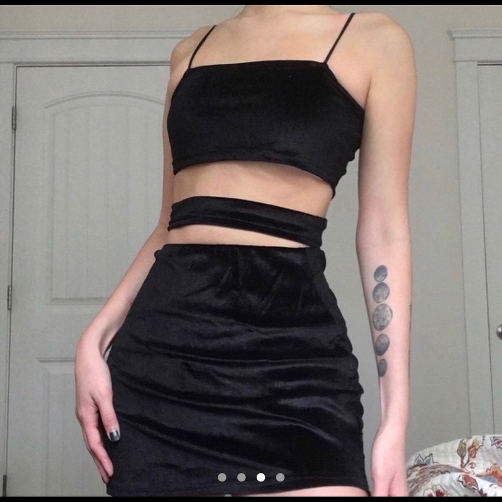 unit velvet cutout dress